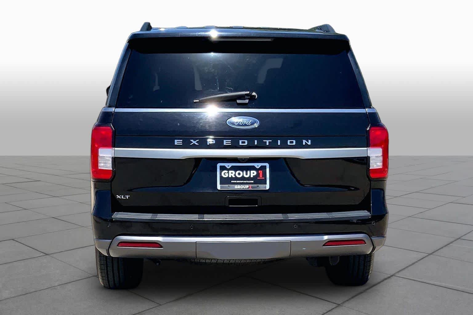 Used 2024 Ford Expedition XLT AWD/4WD image 5