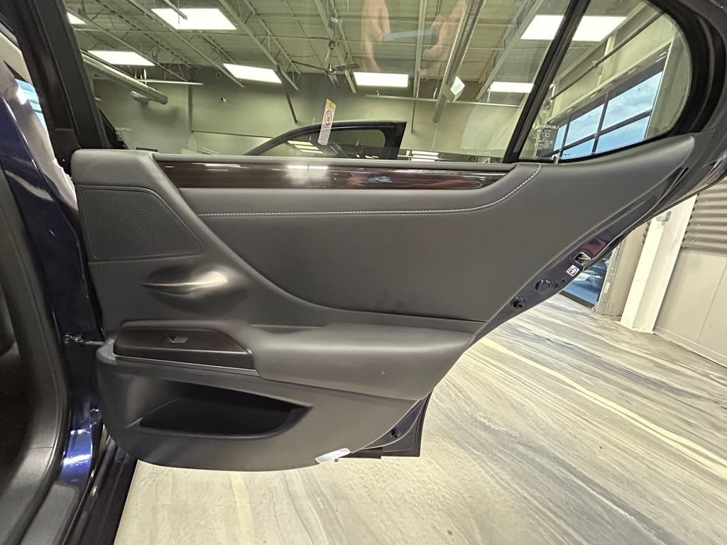 Used 2019 Lexus ES 300h w/ Premium Package FWD image 43