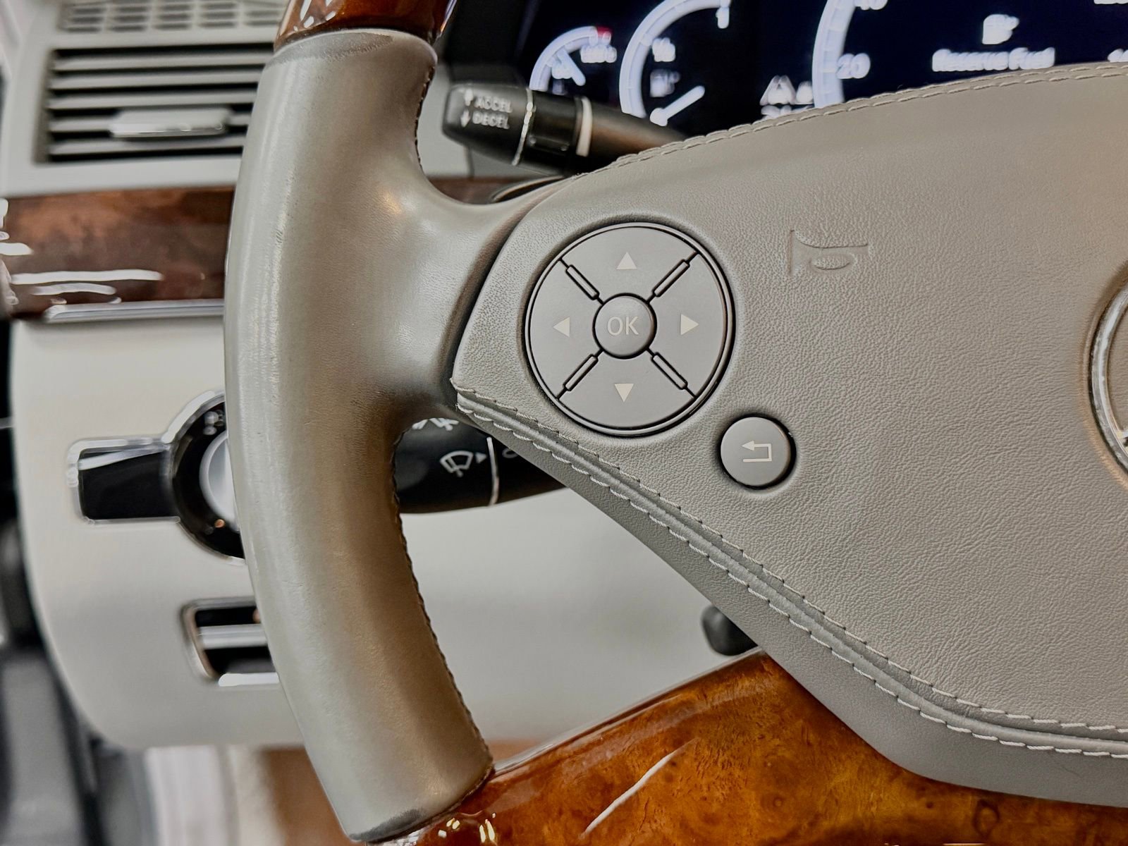 Used 2010 Mercedes-Benz S 550 image 27