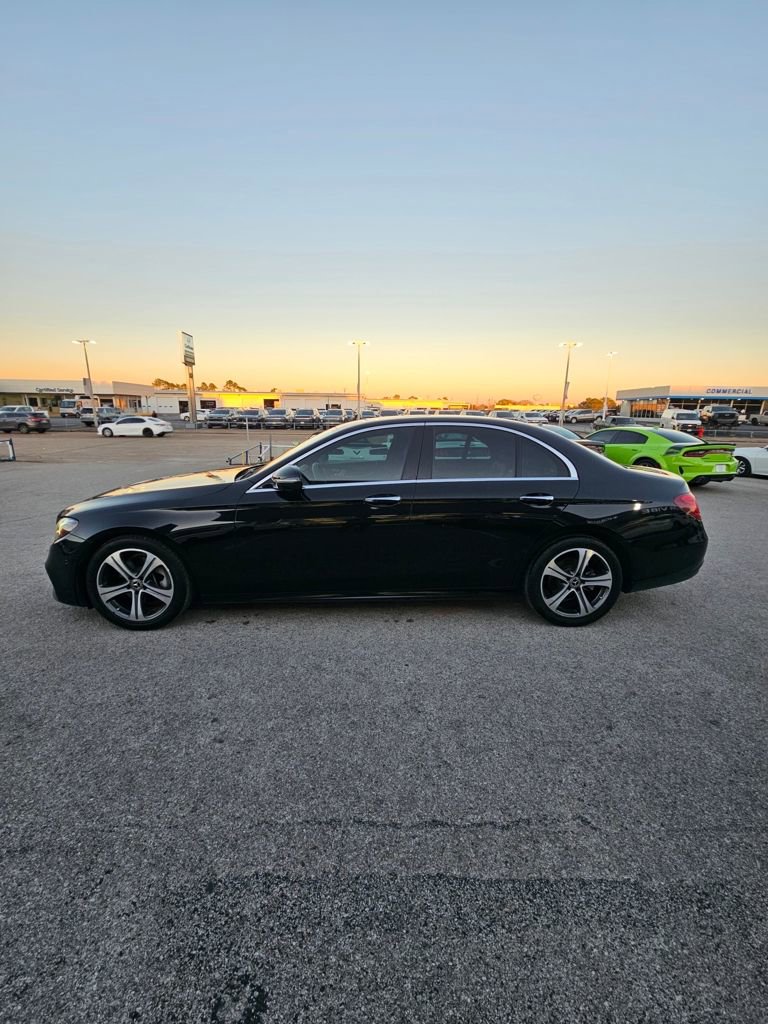 Used 2019 Mercedes-Benz E 300 image 4