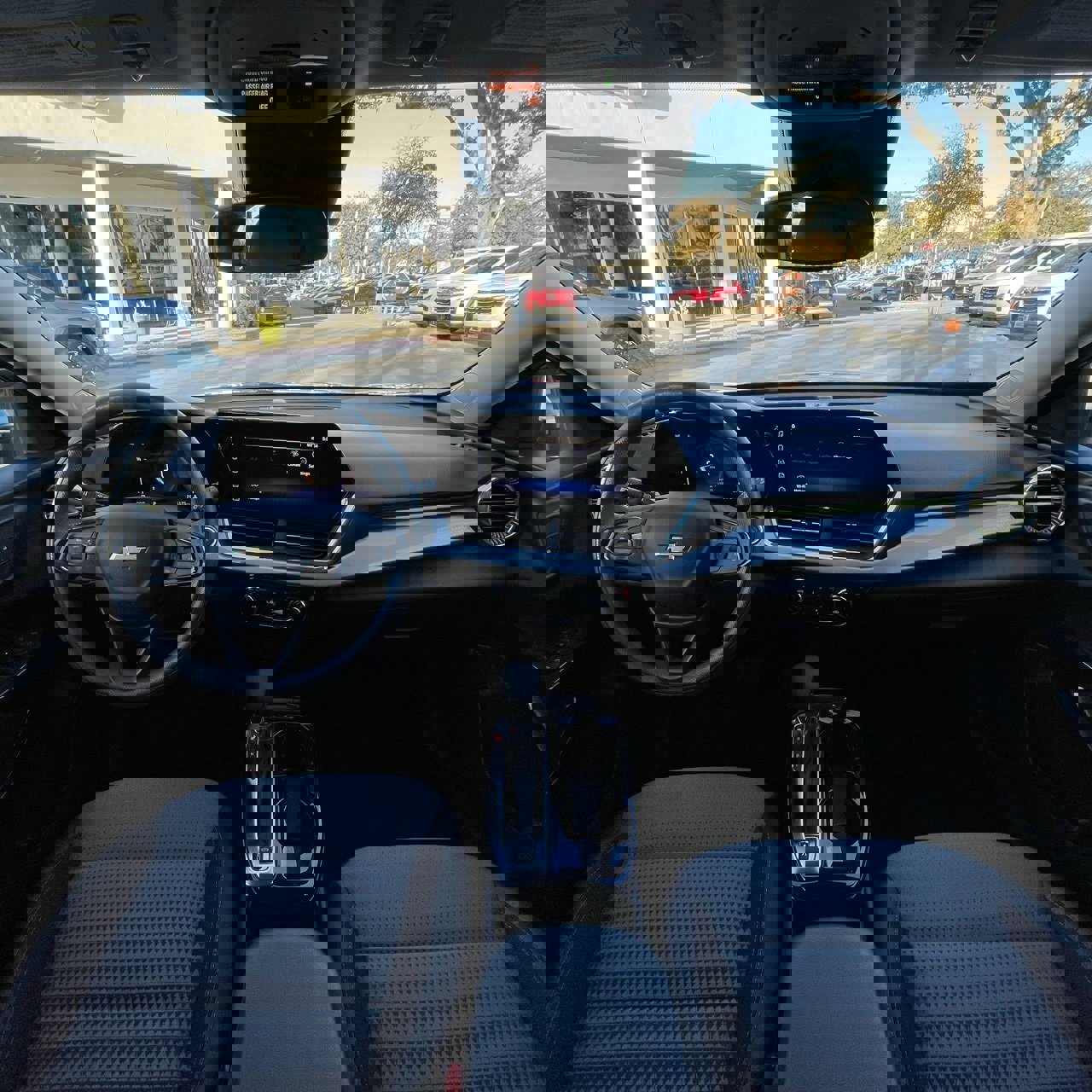 Certified 2025 Chevrolet Trax LT image 11