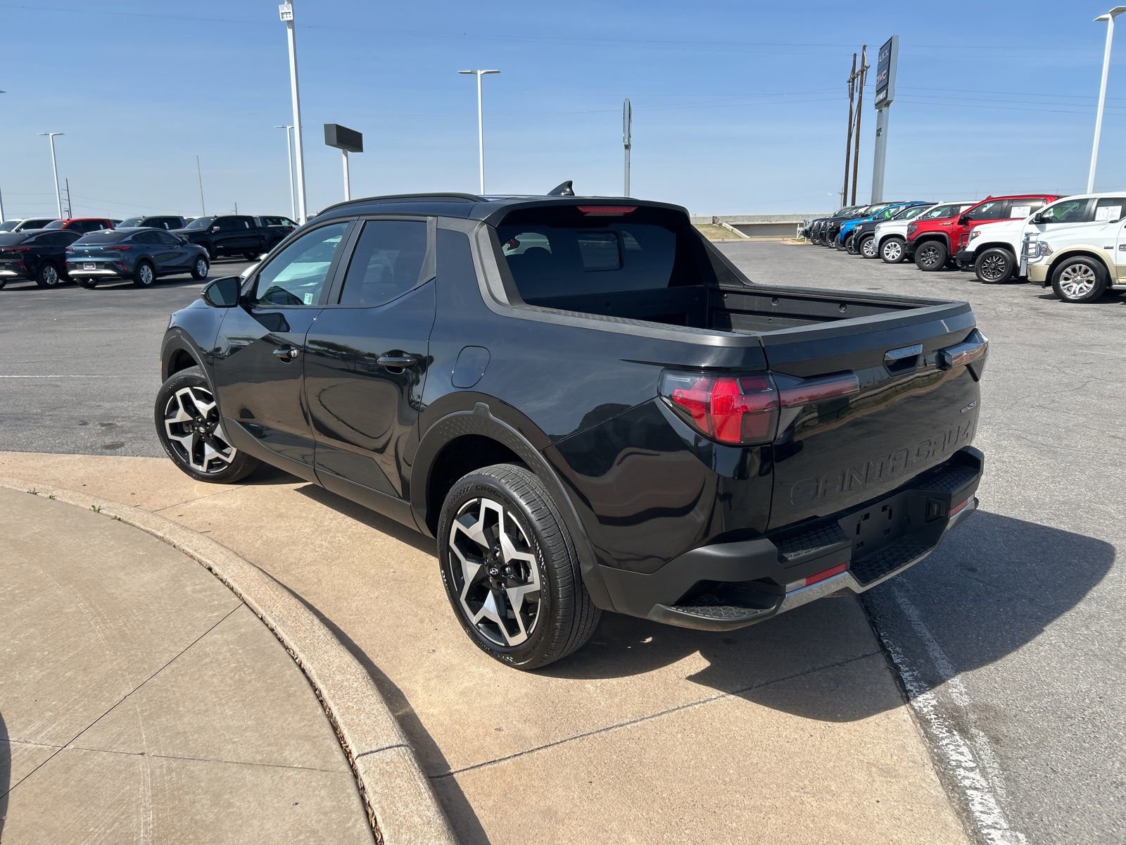 Used 2024 Hyundai Santa Cruz Limited image 7