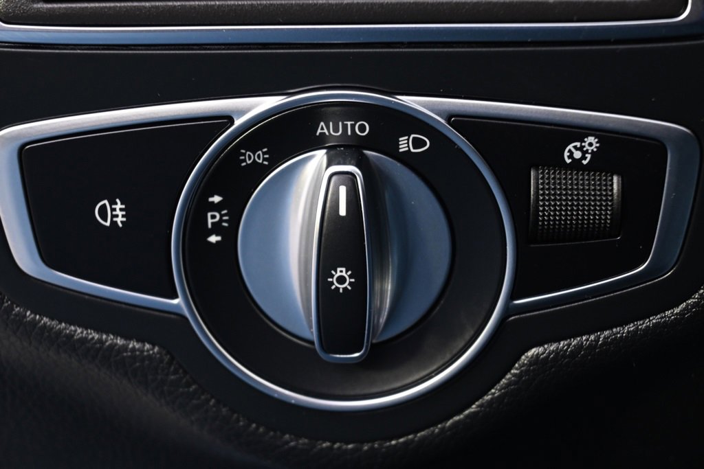 Used 2020 Mercedes-Benz C 300 4MATIC Sedan image 23