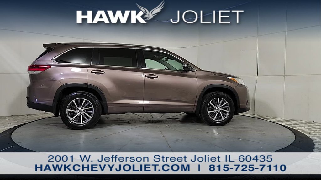 Used 2017 Toyota Highlander XLE AWD/4WD image 8