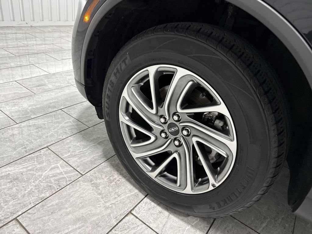 Used 2023 Lincoln Aviator AWD image 34