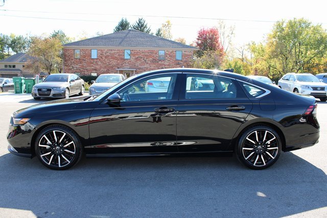 Used 2023 Honda Accord Touring image 5