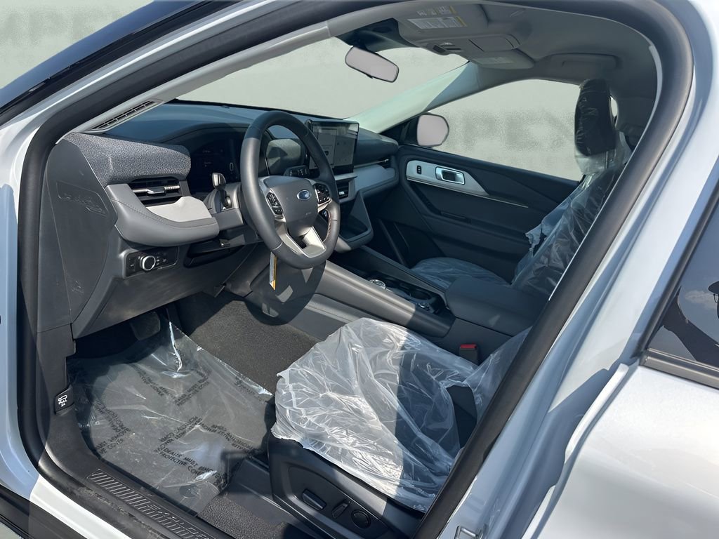 Used 2026 Ford Explorer Active image 9