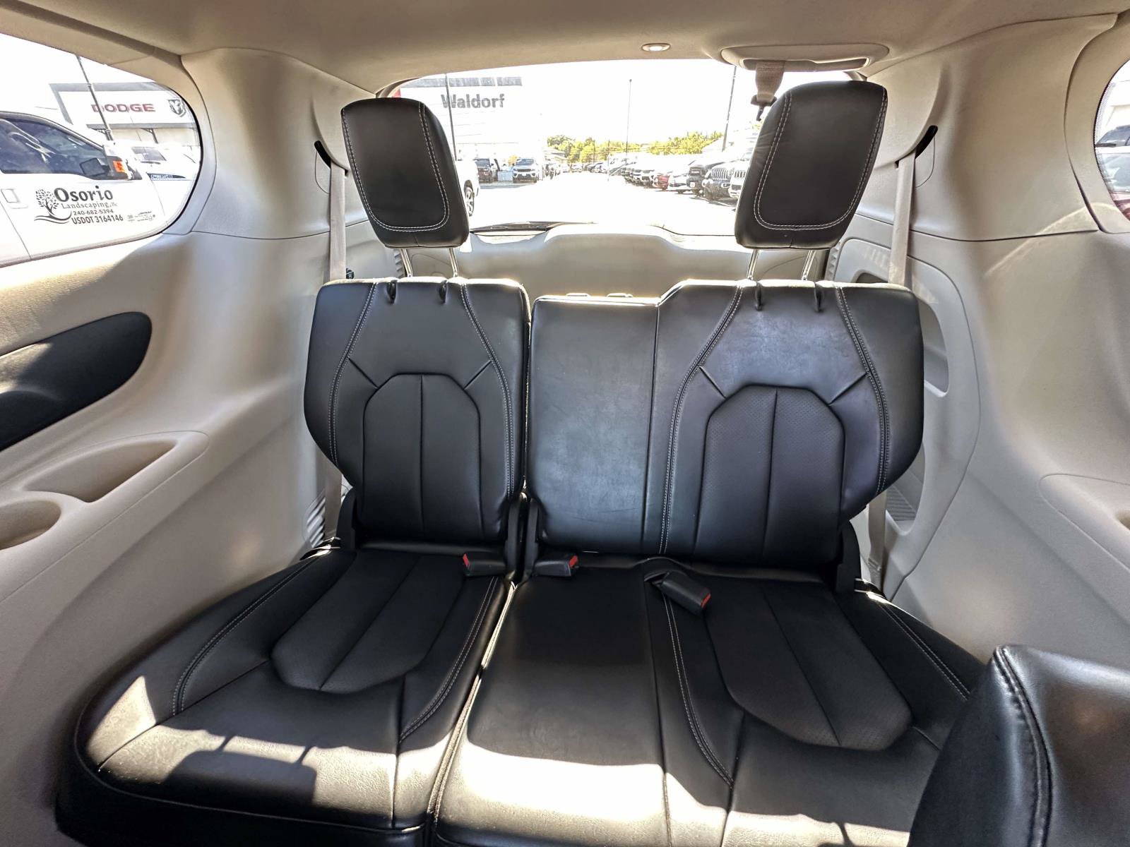 Used 2024 Chrysler Pacifica Touring-L FWD image 36