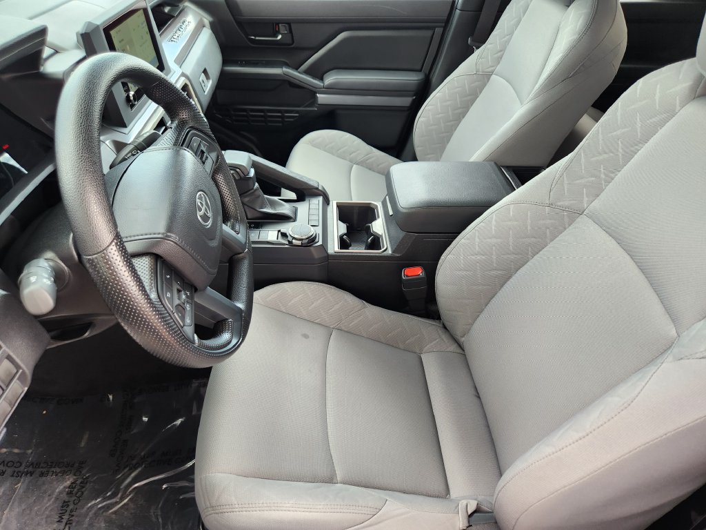 Used 2025 Toyota Tacoma SR5 AWD/4WD image 4
