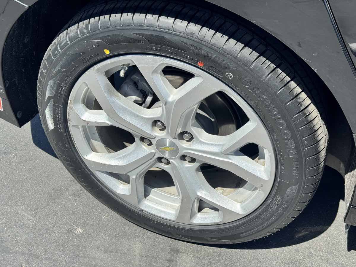 Used 2017 Chevrolet Volt Premier w/ Driver Confidence II Package FWD image 25