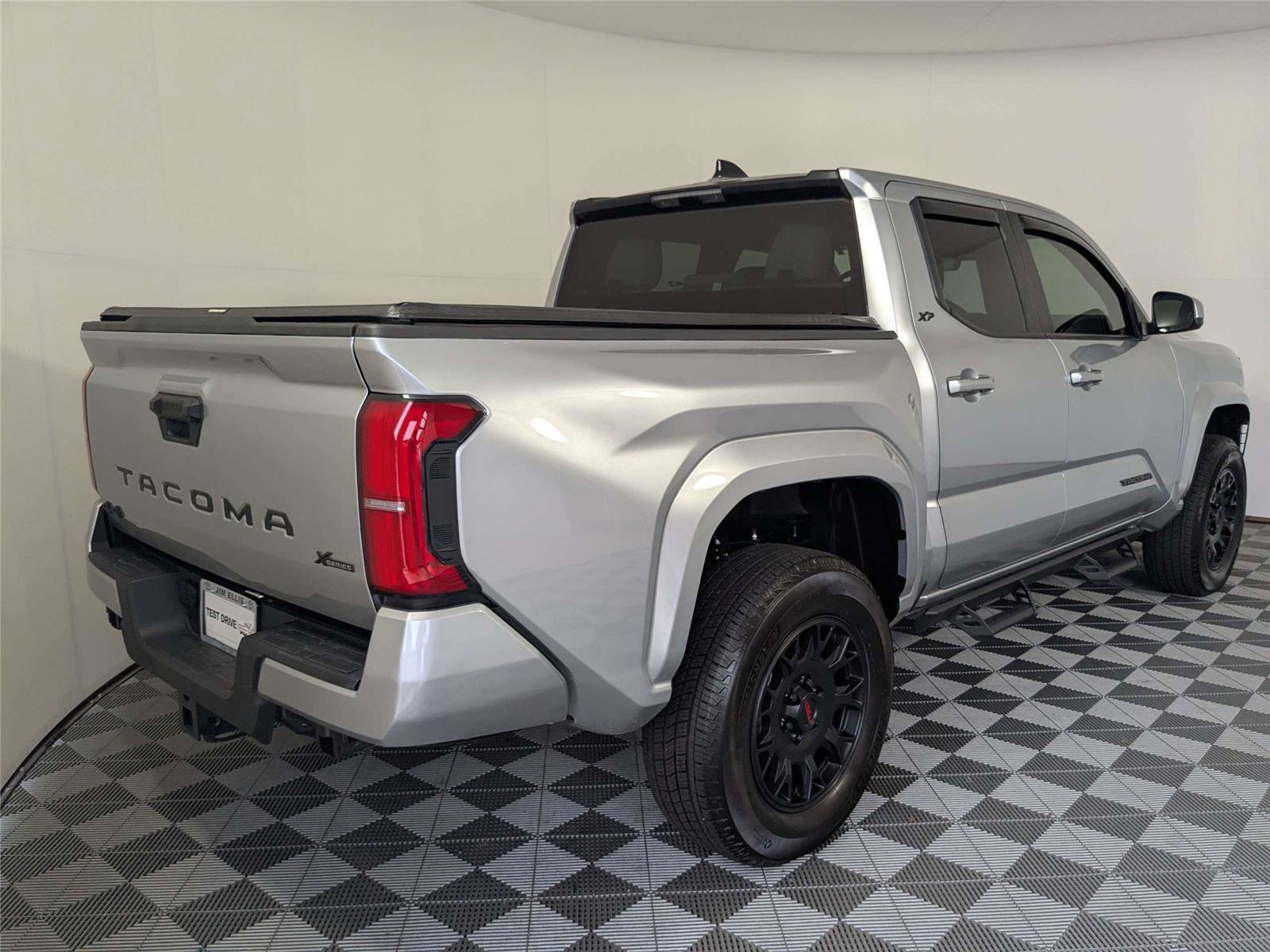 Certified 2024 Toyota Tacoma SR5 AWD/4WD image 5