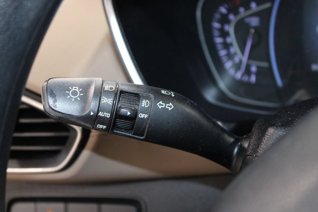 Used 2020 Hyundai Santa Fe SEL FWD image 23