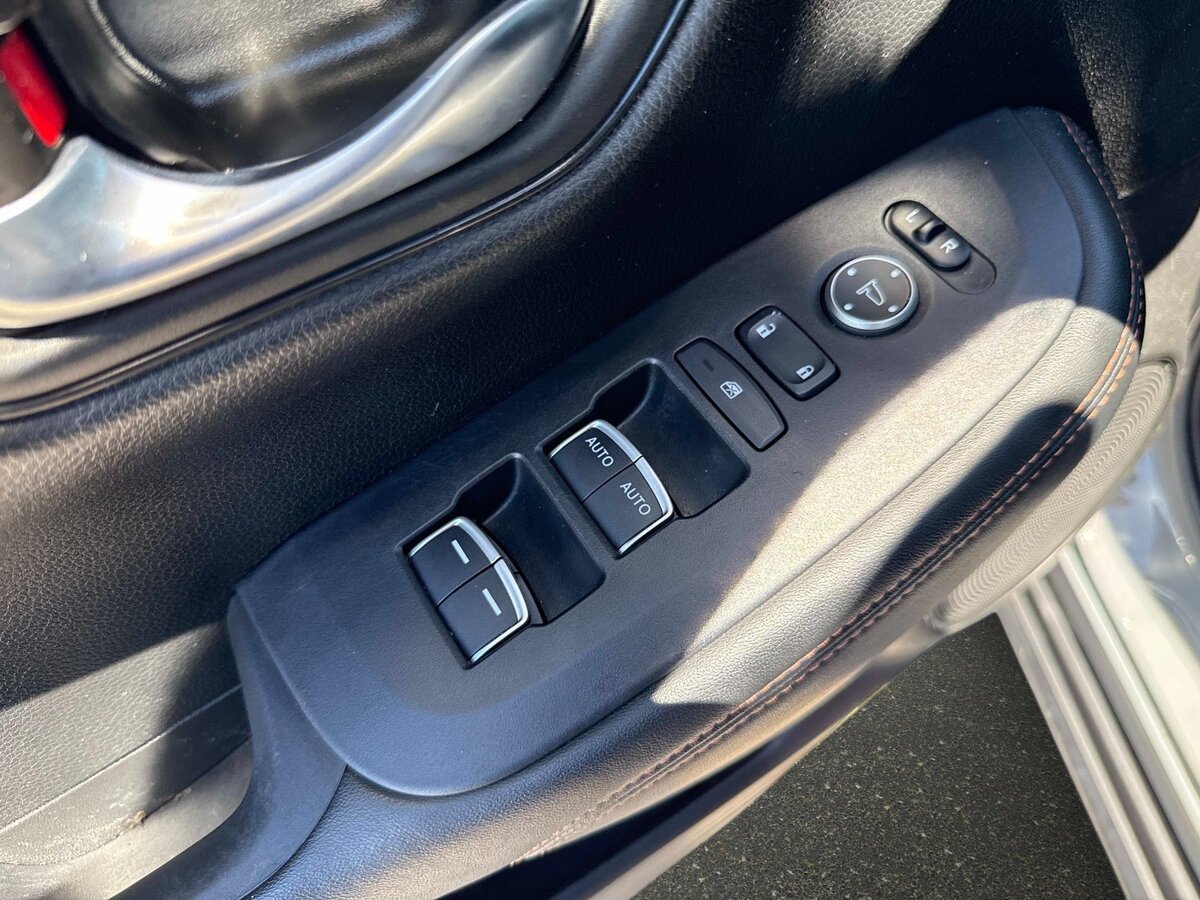 Certified 2025 Honda HR-V Sport image 17