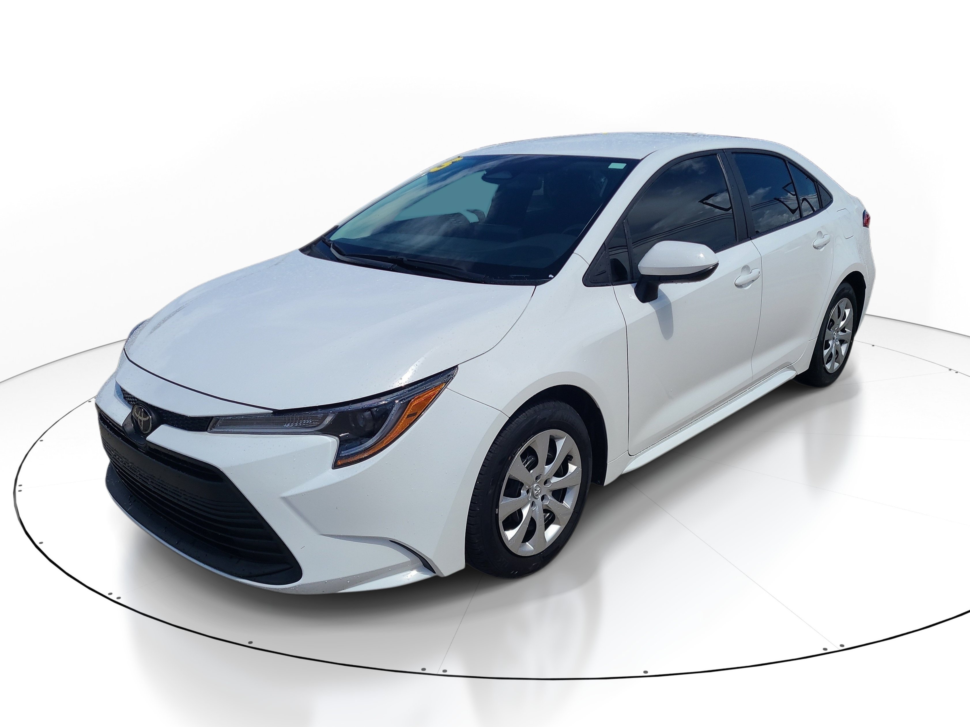 Used 2025 Toyota Corolla LE FWD image 3