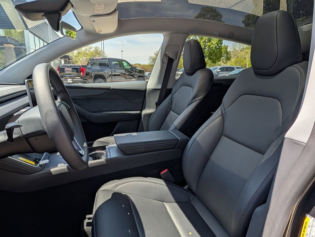 Used 2026 Tesla Model Y Long Range AWD/4WD image 34