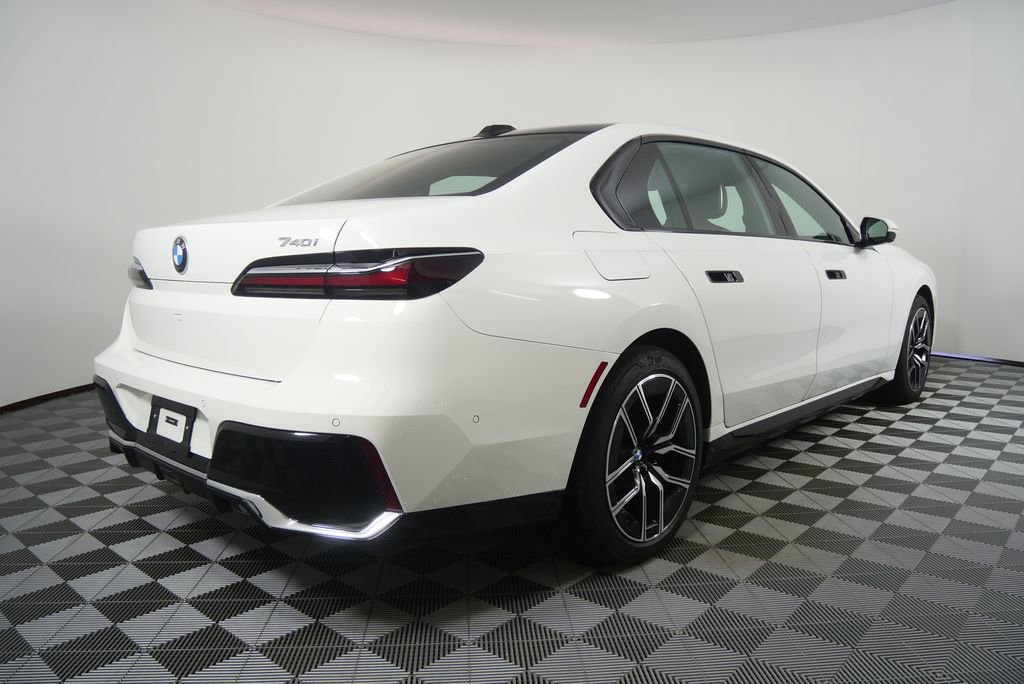 Certified 2025 BMW 740i image 3