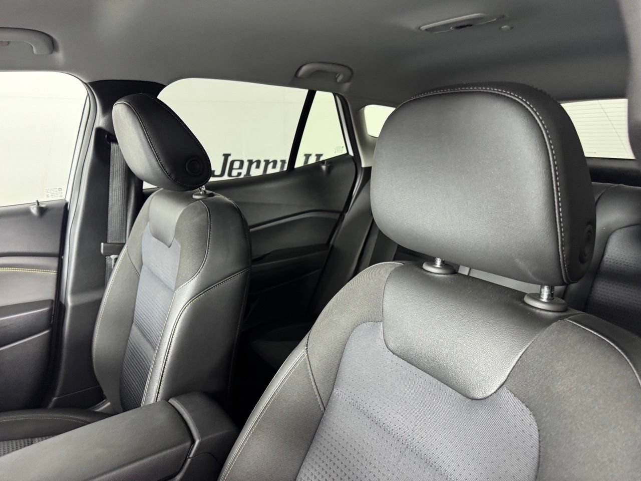 Used 2024 Chevrolet Trax LT FWD image 12