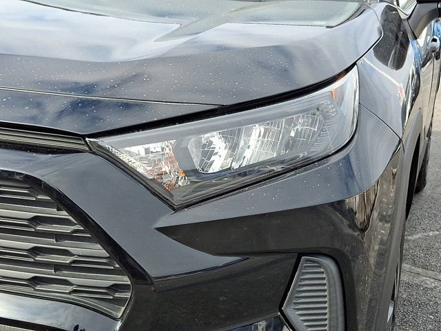 Used 2019 Toyota RAV4 LE w/ All Weather Liner Package AWD/4WD image 12