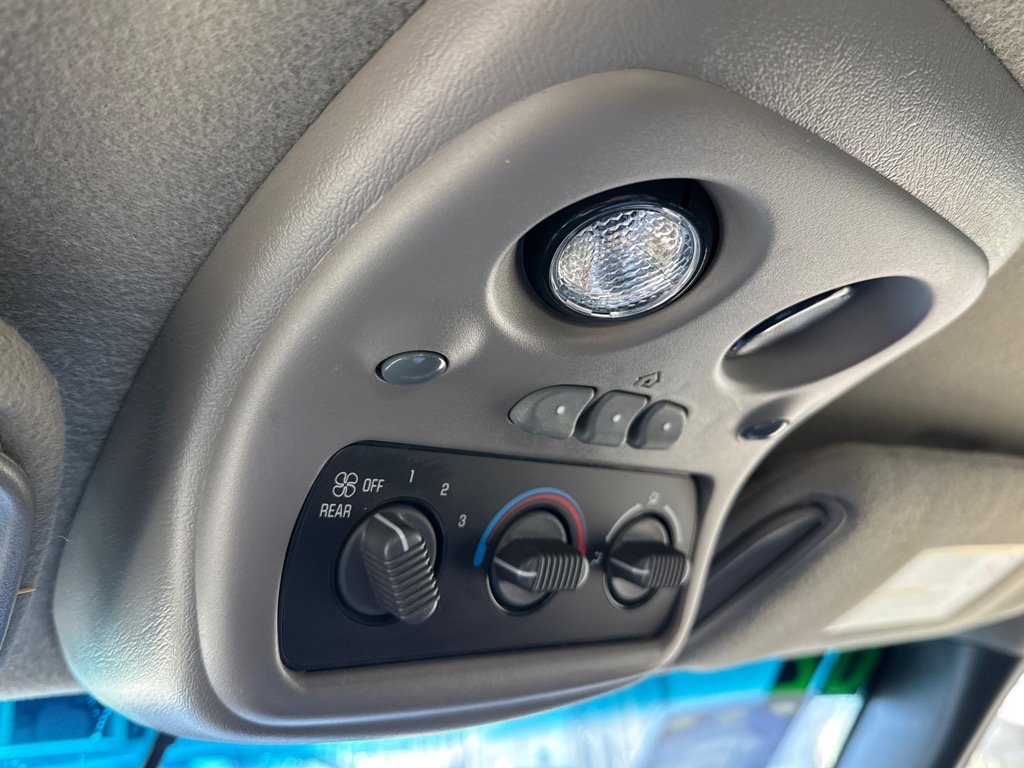 Used 2002 Chevrolet Tahoe LS image 15