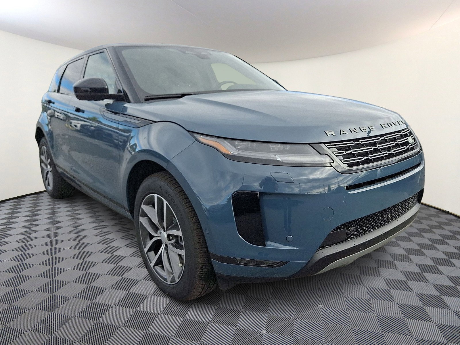 New 2026 Land Rover Range Rover Evoque S image 7