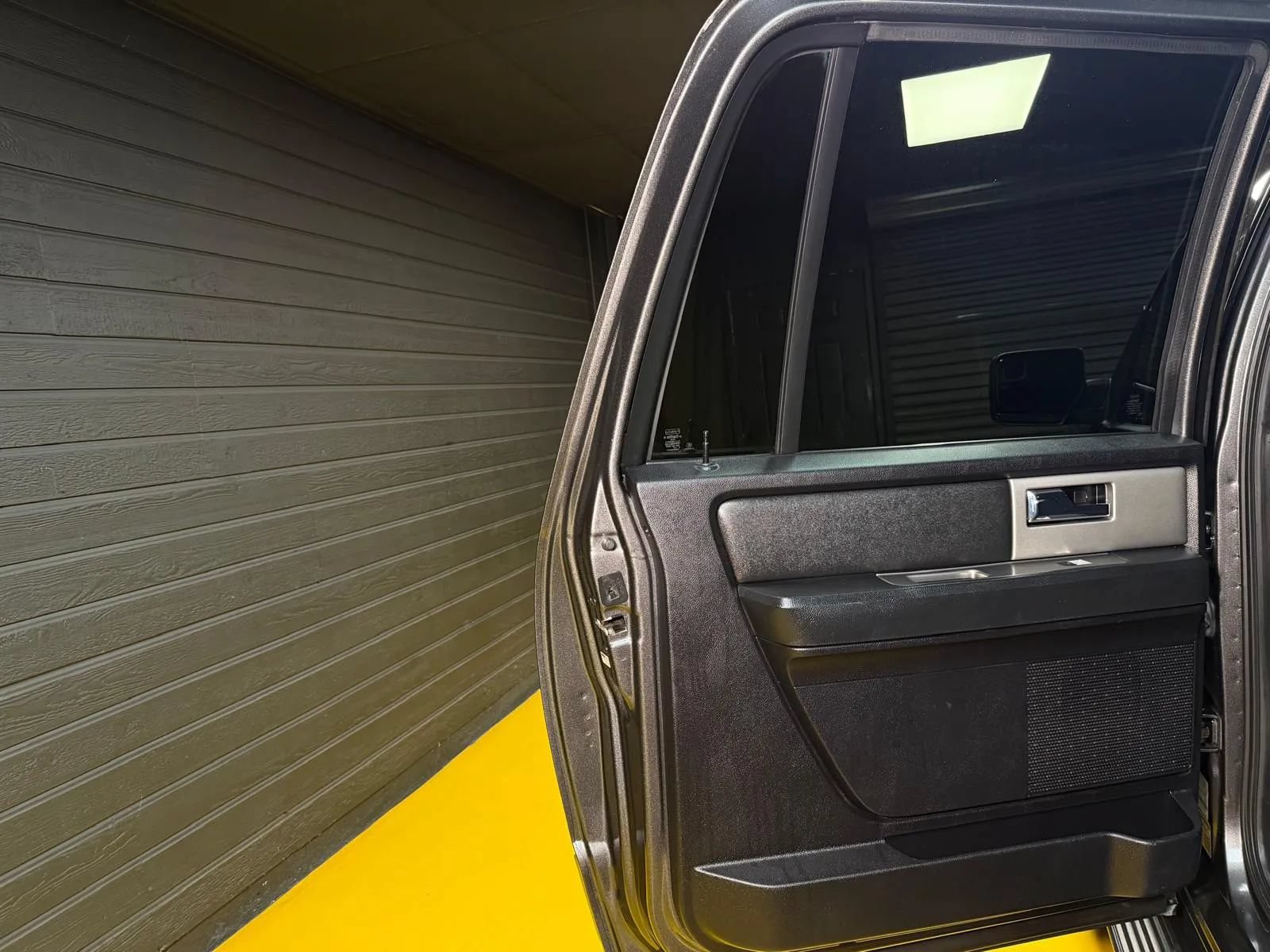 Used 2017 Ford Expedition EL XLT AWD/4WD image 19