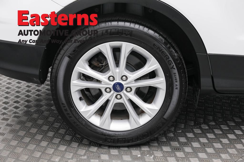 Used 2019 Ford Escape SE image 32