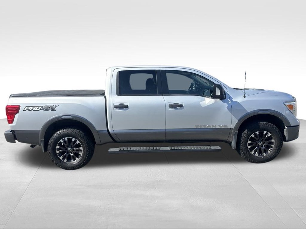 Used 2018 Nissan Titan PRO-4X w/ Pro-4x Convenience Package AWD/4WD image 8