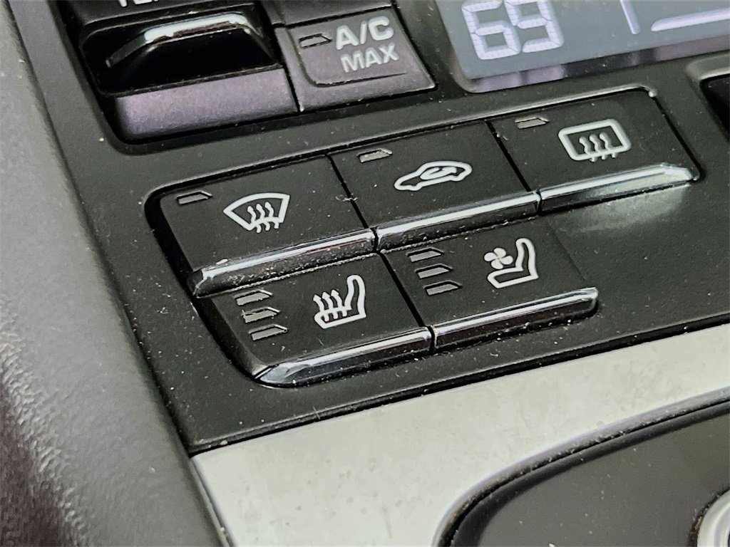 Certified 2016 Porsche 911 Turbo image 22