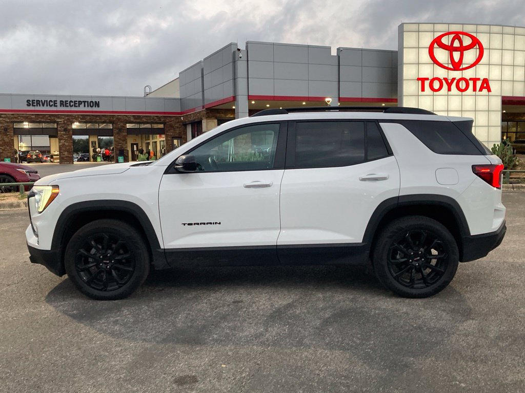 Used 2026 GMC Terrain Elevation w/ Elevation Premium Package AWD/4WD image 8