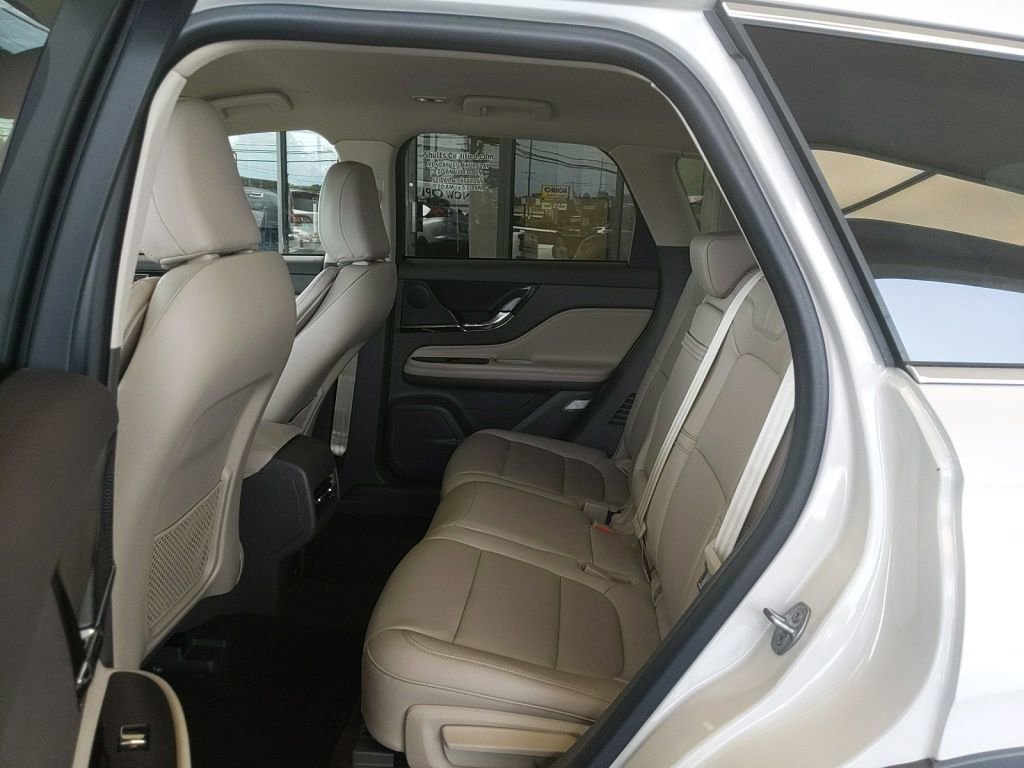 Used 2023 Lincoln Corsair FWD image 12