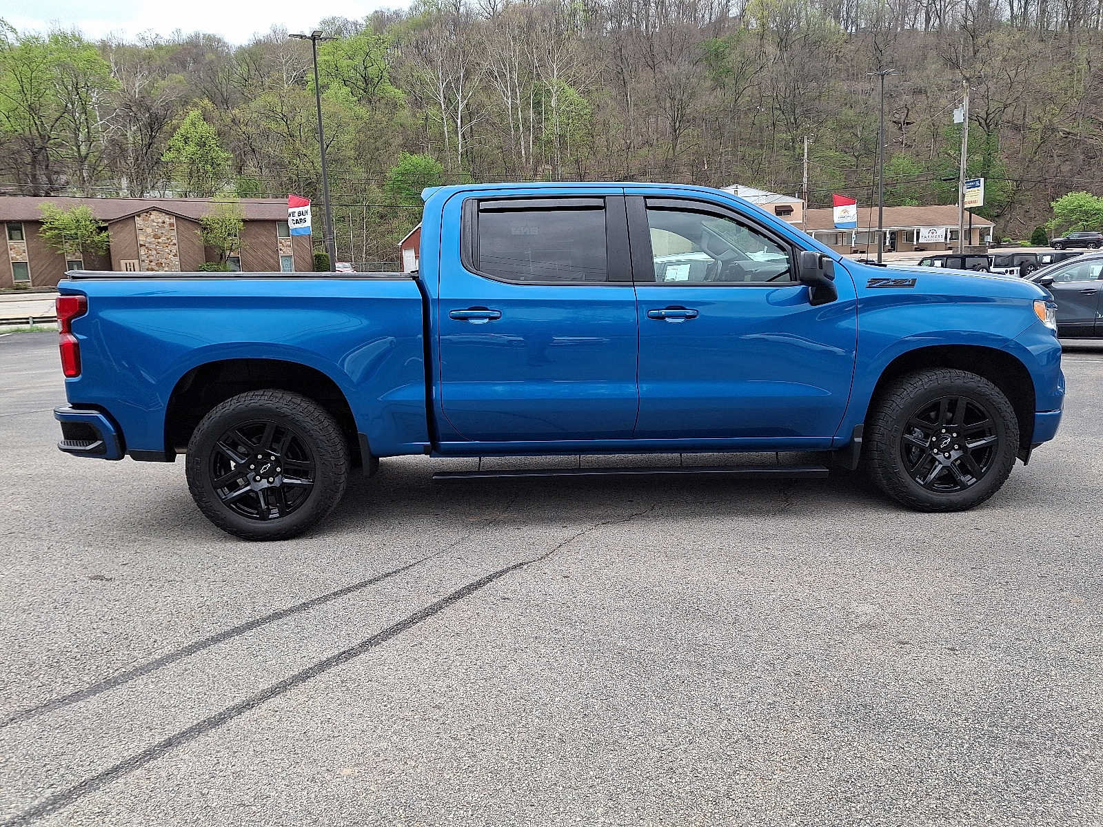 Used 2022 Chevrolet Silverado 1500 RST w/ Z71 Off-Road Package AWD/4WD image 7