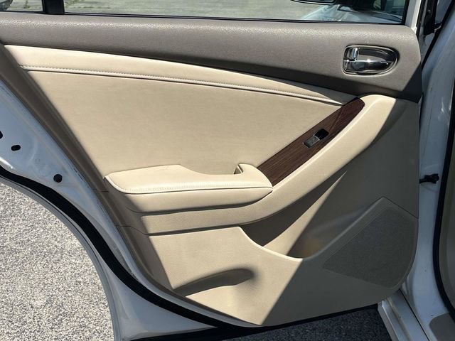 Used 2011 Nissan Altima 2.5 SL w/ 2.5SL Pkg FWD image 17