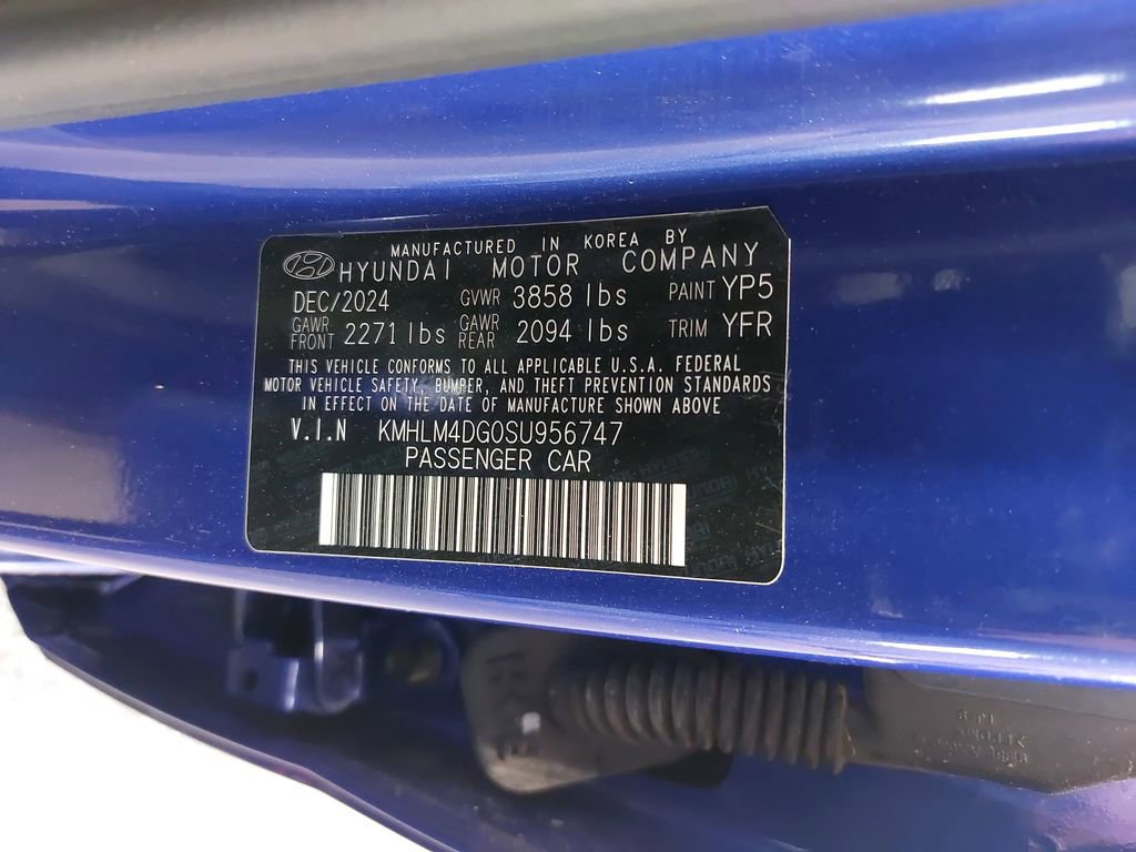 Used 2025 Hyundai Elantra Sport FWD image 34