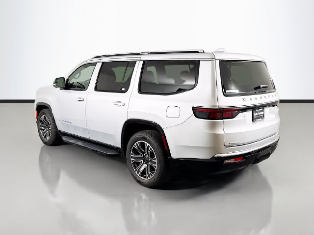 Used 2023 Jeep Wagoneer Series II AWD/4WD image 5