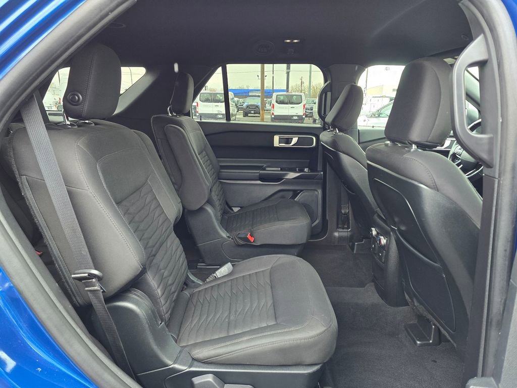 Used 2020 Ford Explorer XLT w/ Comfort Package image 12