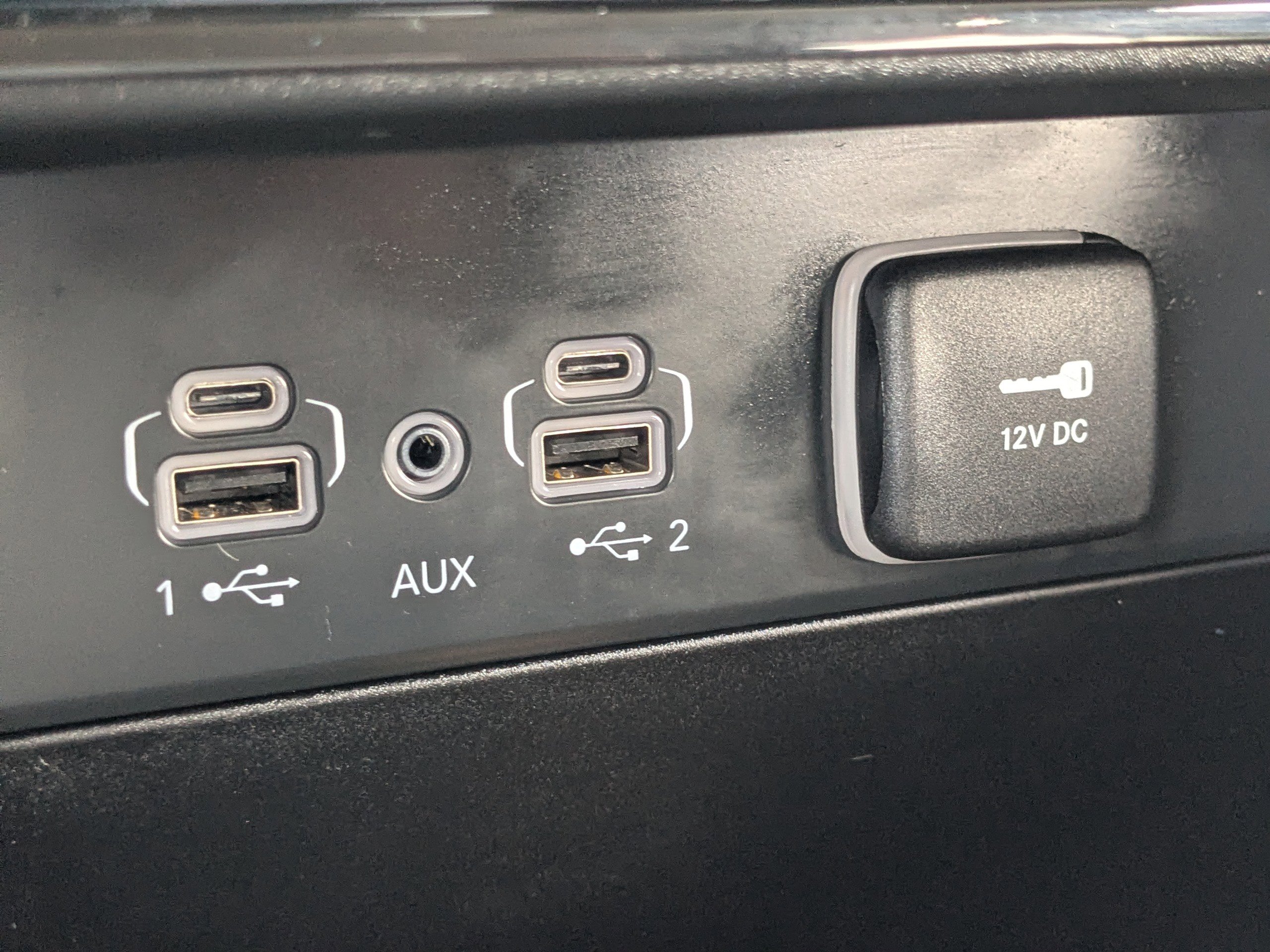 Used 2023 Jeep Grand Cherokee Limited image 21