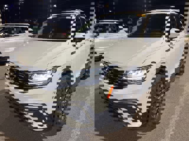 Certified 2022 Volkswagen Tiguan SE w/ Panoramic Sunroof Package