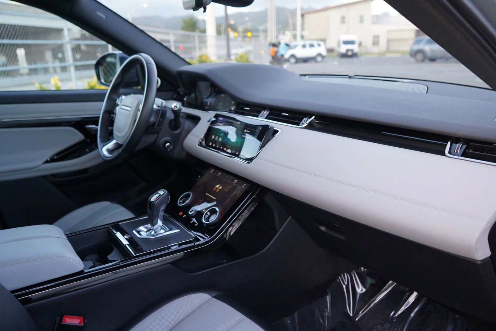 Used 2020 Land Rover Range Rover Evoque First Edition image 18