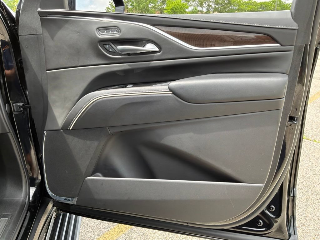 Used 2023 Cadillac Escalade Sport Platinum w/ LPO, ONYX Package AWD/4WD image 39