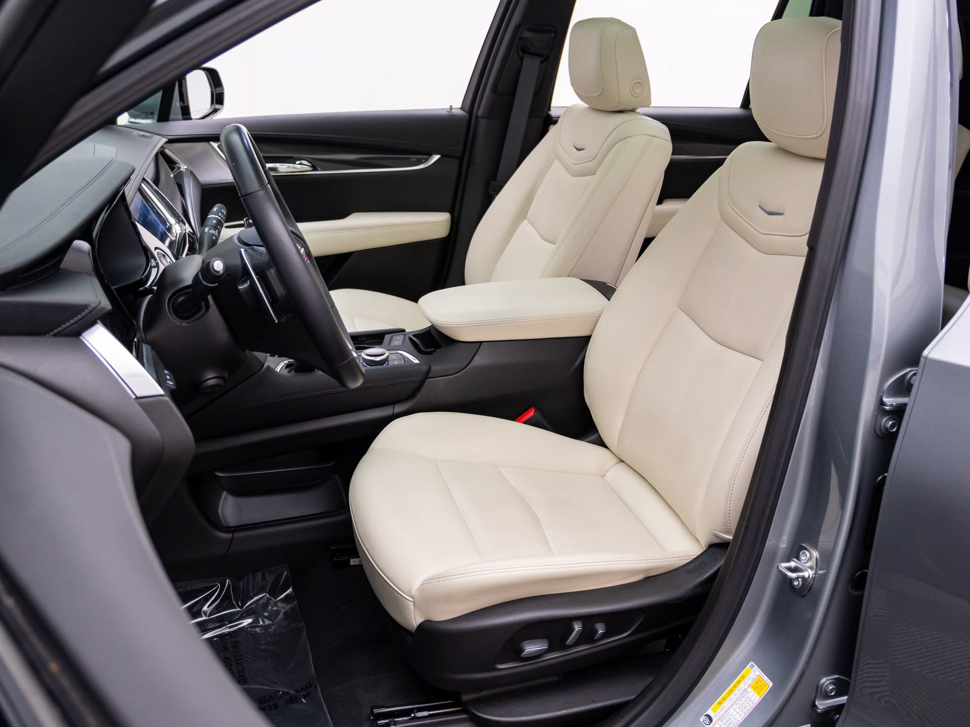 Certified 2024 Cadillac XT6 Sport w/ Technology Package AWD/4WD image 20