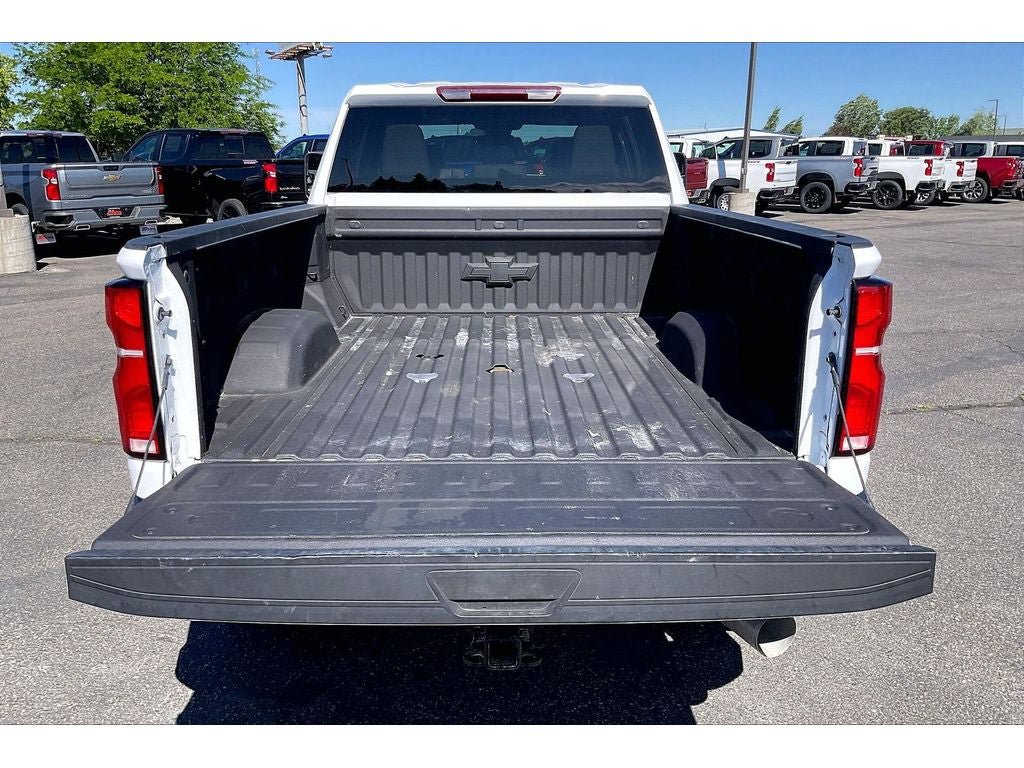 Used 2025 Chevrolet Silverado 3500 LTZ AWD/4WD image 11
