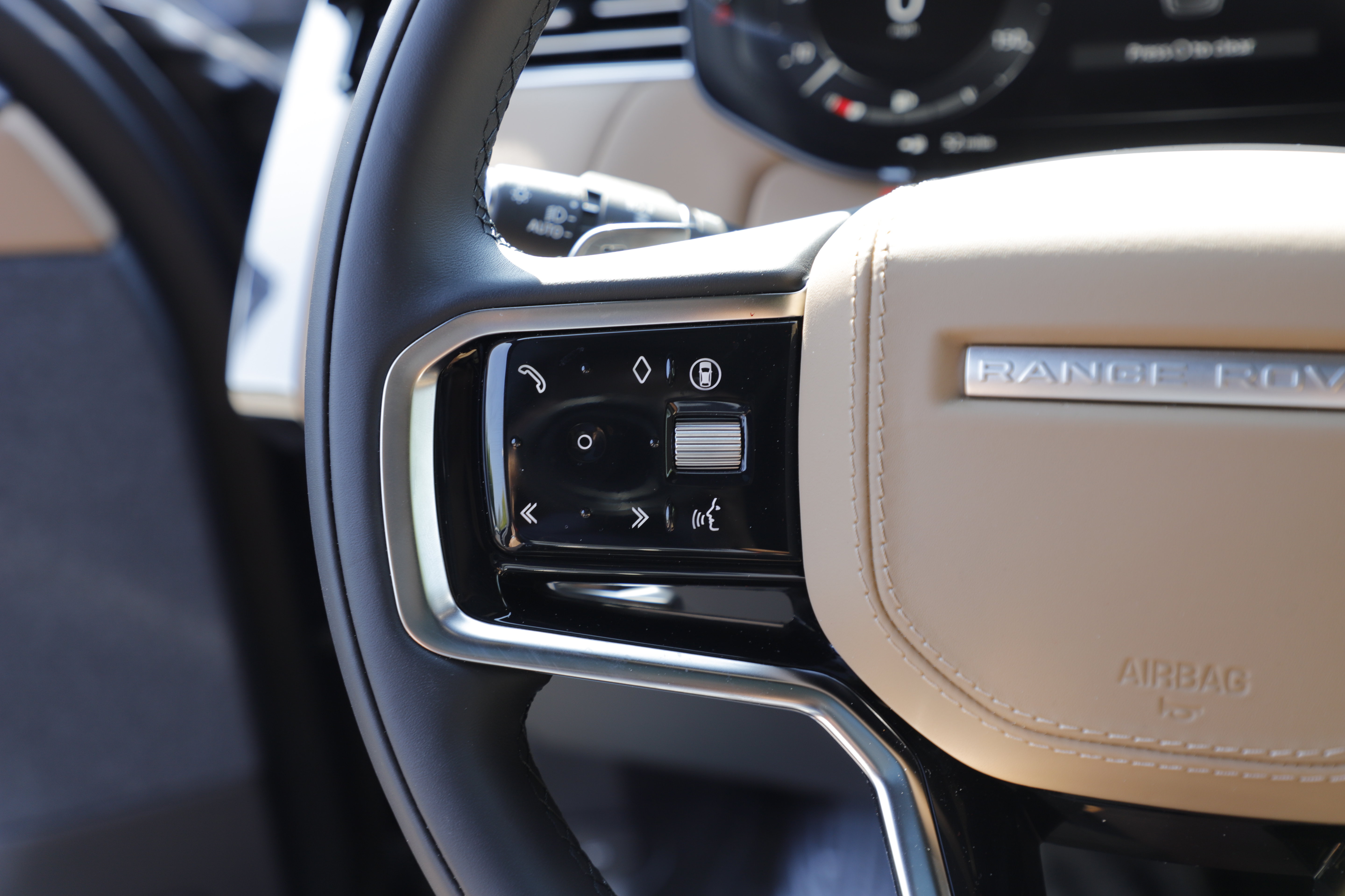 New 2025 Land Rover Range Rover Sport SE AWD/4WD image 23