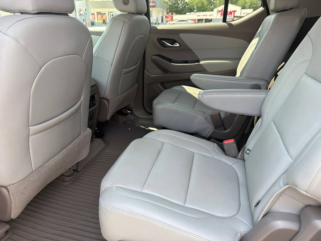 Used 2020 Chevrolet Traverse Premier FWD image 15