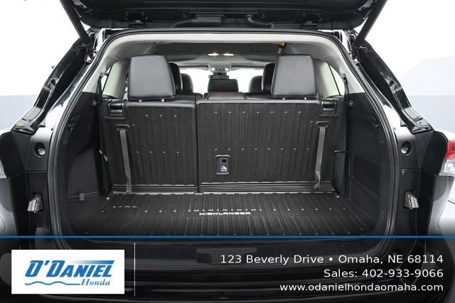 Used 2023 Toyota Highlander XLE AWD/4WD image 39