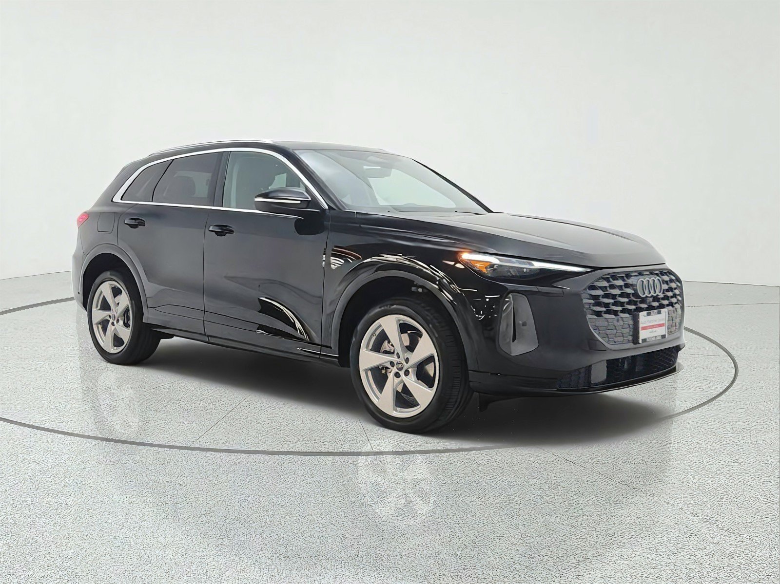 Used 2025 Audi Q5 Premium w/ Premium Plus AWD/4WD image 3