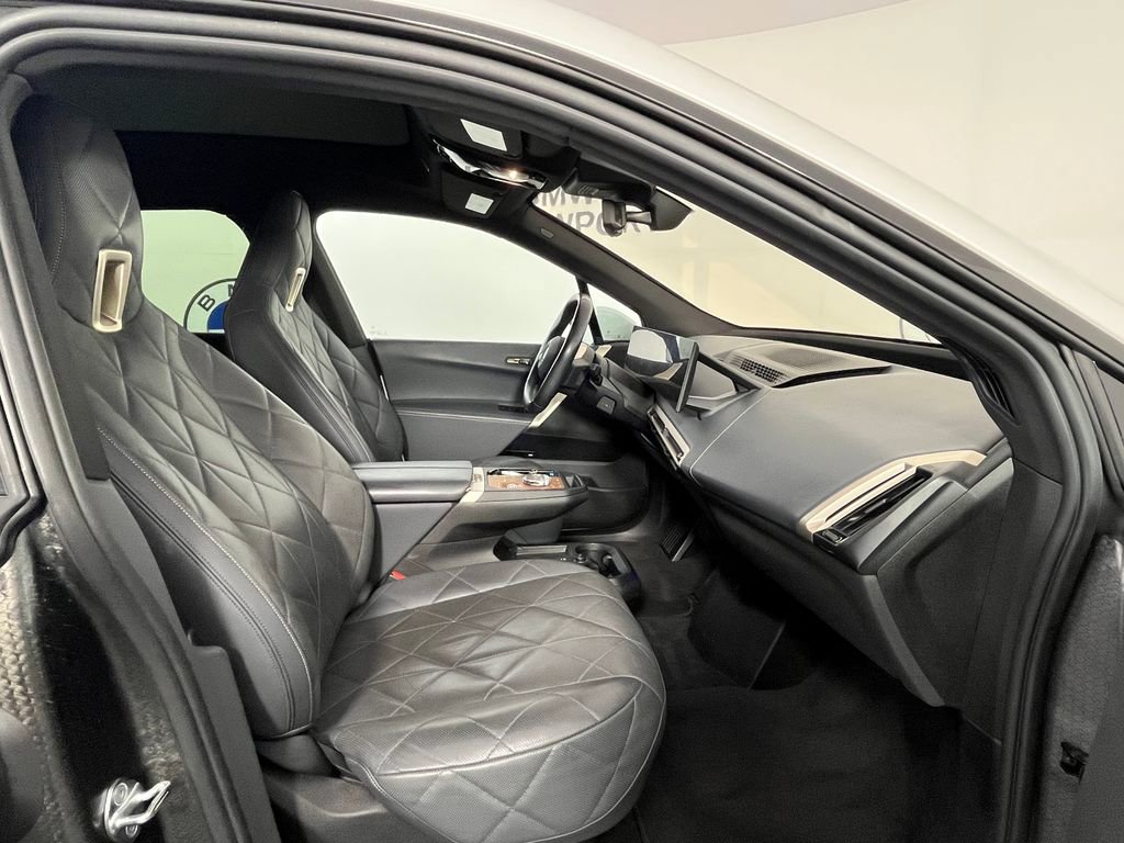 Used 2023 BMW iX xDrive50 w/ Premium Package AWD/4WD image 22