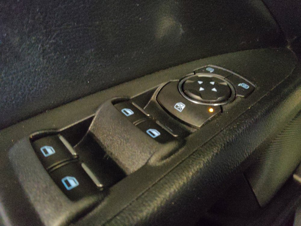 Used 2018 Ford Fusion SE w/ Fusion SE Technology Package image 27