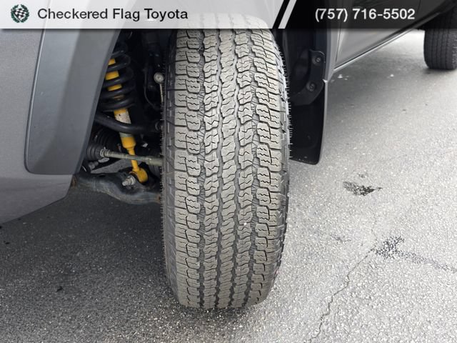 Used 2023 Toyota Tacoma TRD Off-Road w/ Technology Package AWD/4WD image 12