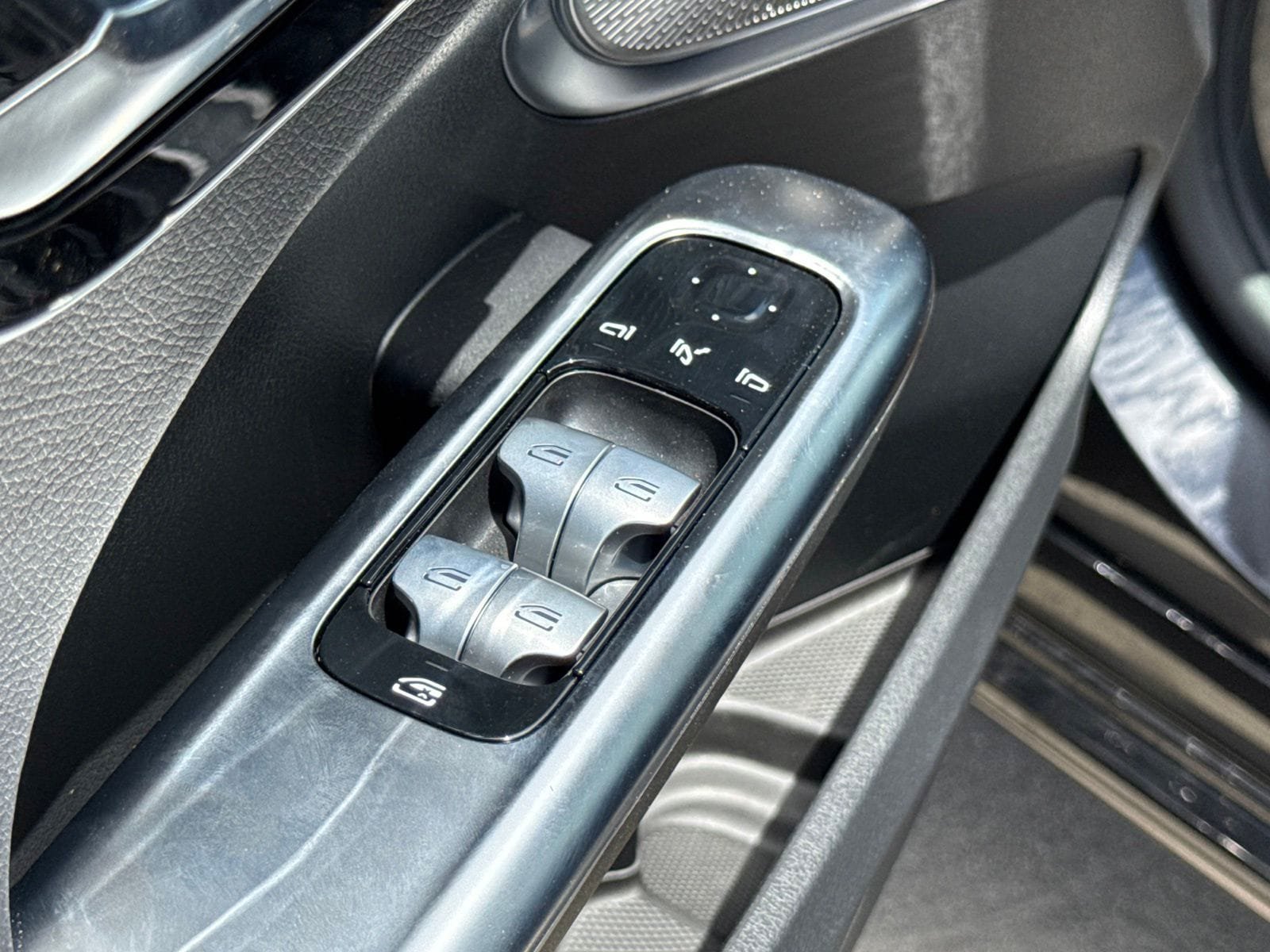 New 2026 Mercedes-Benz C 300 Sedan image 16