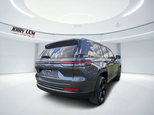 New 2025 Jeep Grand Cherokee Altitude image 3